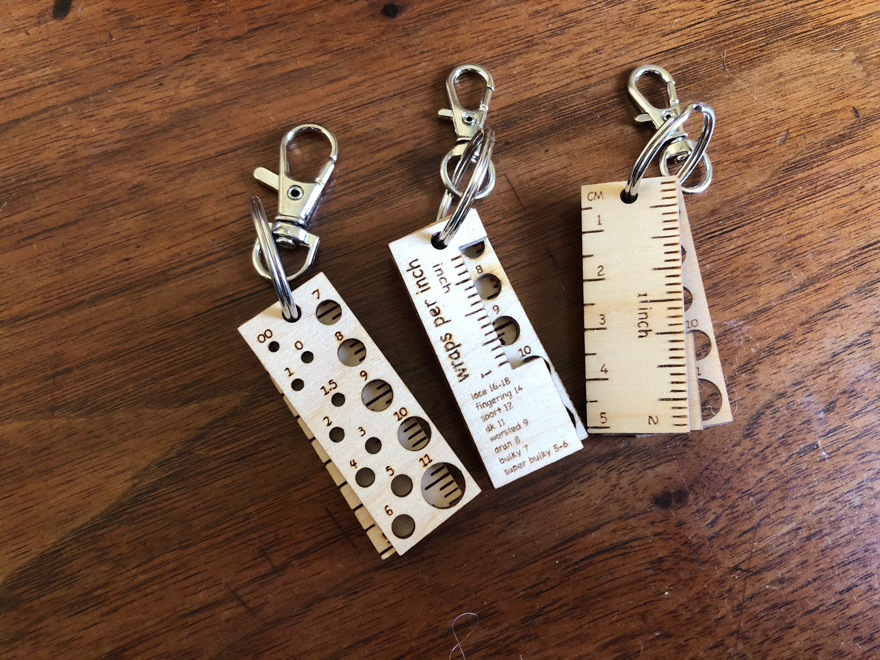 Knitting tool Keychain, Knitting Gift, Knitting Gauge, Knitting Wraps per Inch, Mini Ruler, Wood tools, Needle Gauge