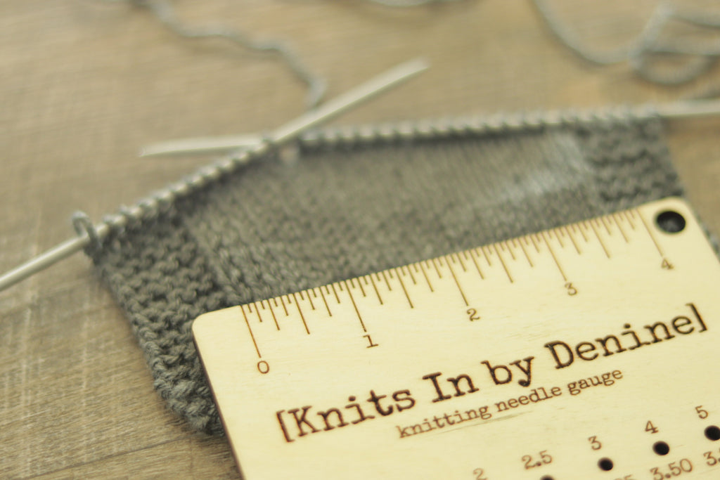 Wooden Engraved Multi-Use Knitting Needle and Gauge Swatch Tool with Ruler / Knitting Needle and Crochet Hook Gauge Check / Wooden Engraving