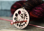 Knitting Needle Gauge Guide with a sheep standing on a grassy hill - Cherry wood with bronze clasp