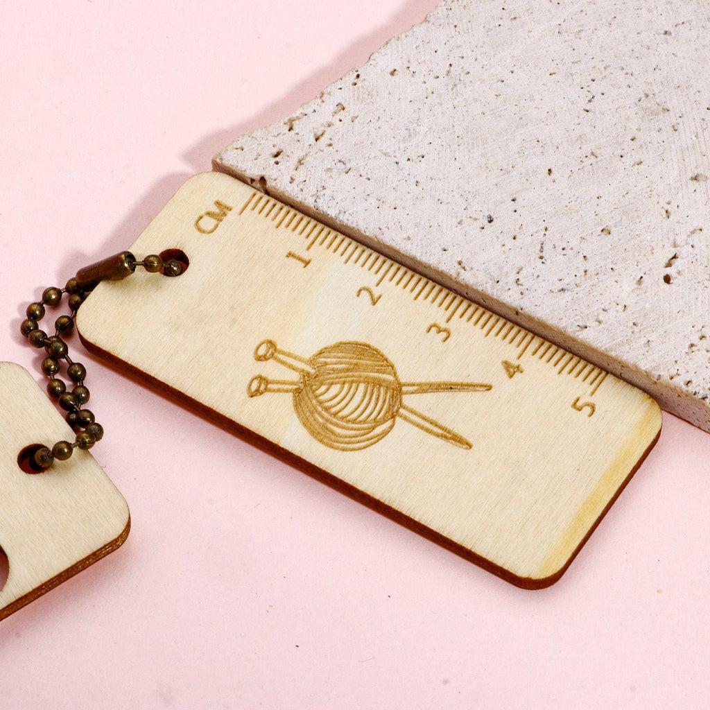 Knitting Needle Gauge - Natural Wood Ruler - Measuring Tool (G571663)