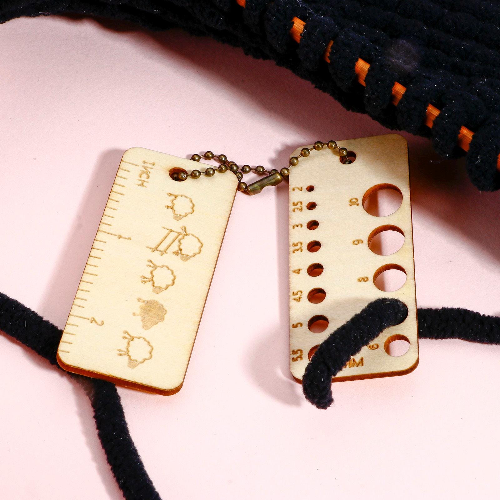 Knitting Needle Gauge - Natural Wood Ruler - Measuring Tool (G571663)