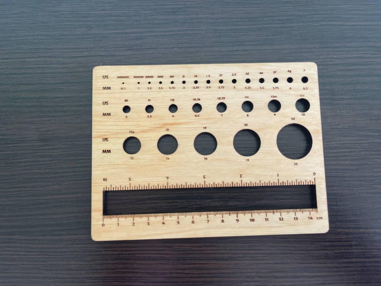 knitting tools,ruler for measuring hand knitted socks,knitting needles,knitting ruler,needle sizes,knitting gifts,needle gauge,crochet tool